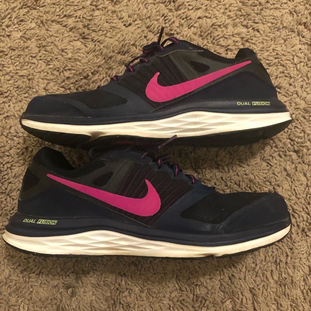Nike Athletic Shoes| 7.5